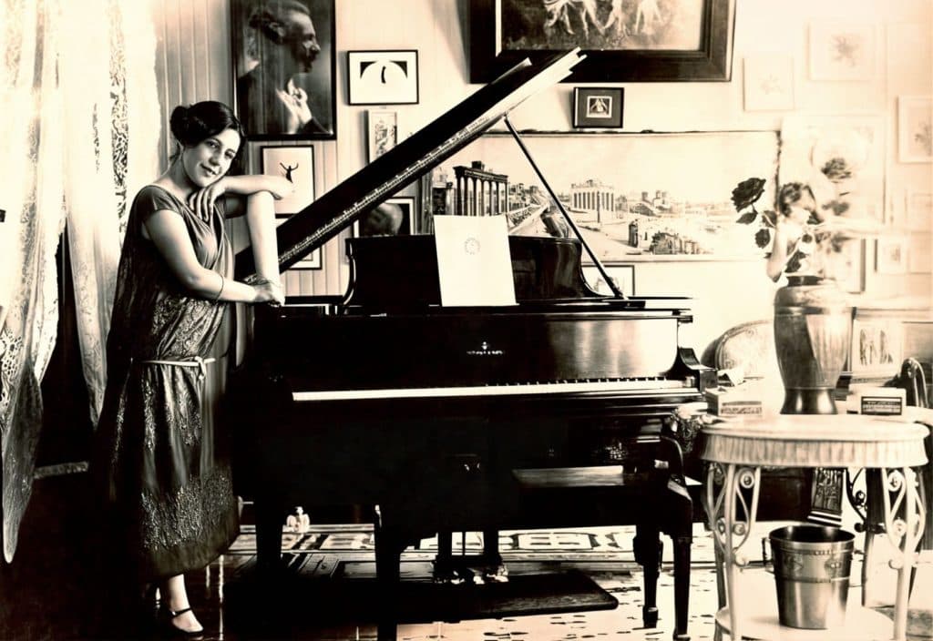 Tambores, cascabeles y una orquesta