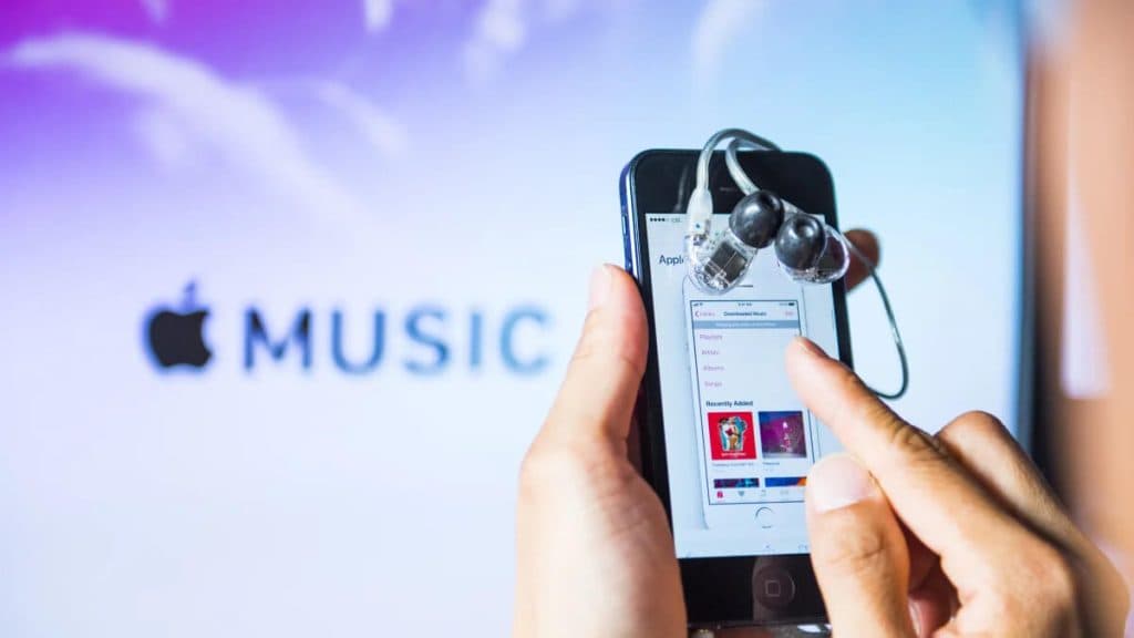 Apple Music le gana a Spotify y lanza sección de mejores playlists 2024