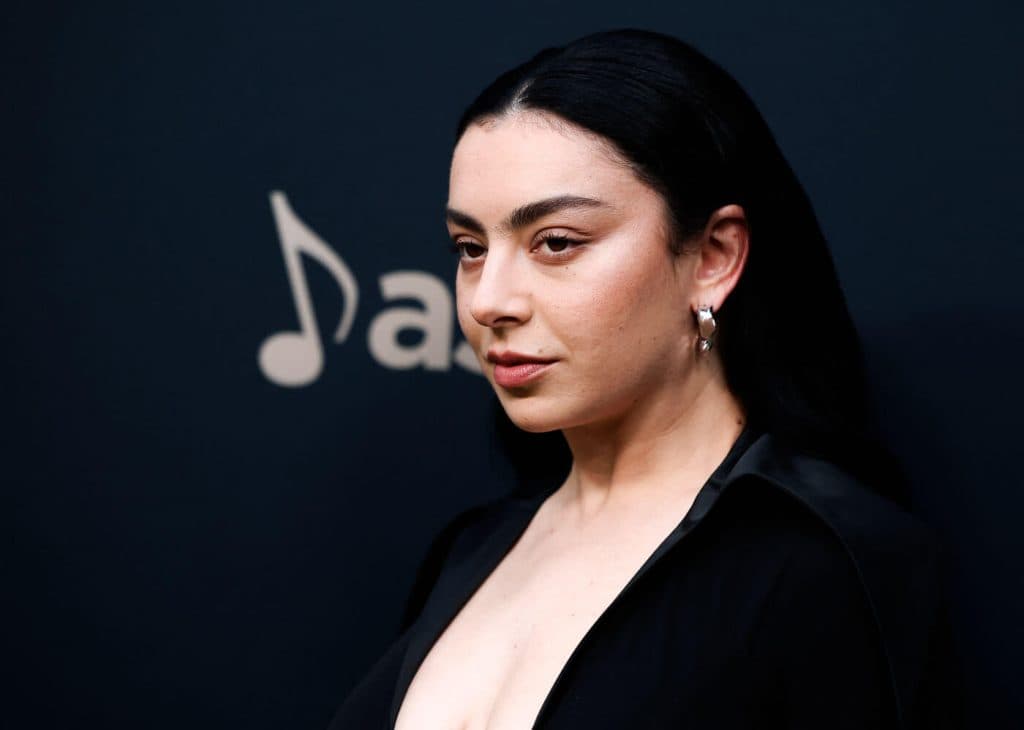 Charli XCX y su álbum que definió el ‘Brat Summer’