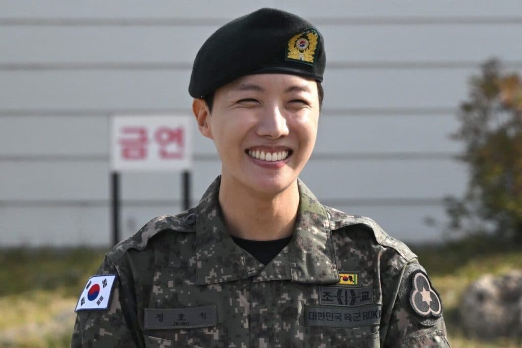 Integrante de BTS, J-Hope finaliza servicio militar