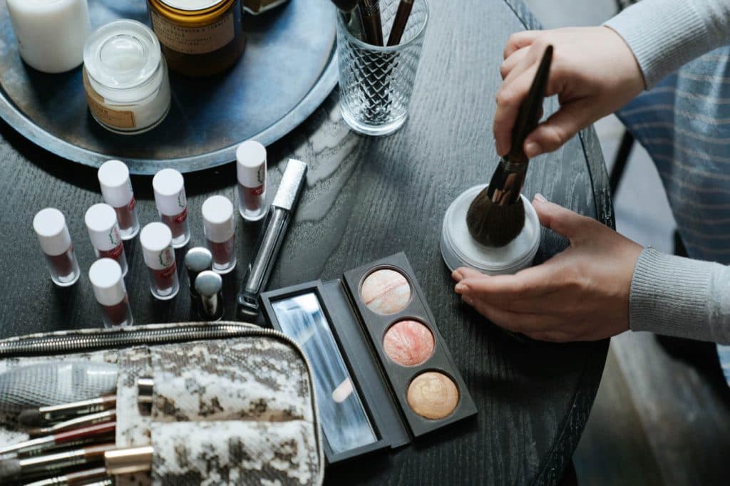 El uso del maquillaje no comedogénico y sus beneficios