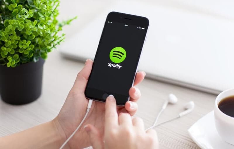 Spotify lanza una función que distingue a artistas humanos de contenido generado por IA