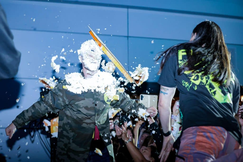 Steve Aoki se despide de El Salvador con emotivo mensaje