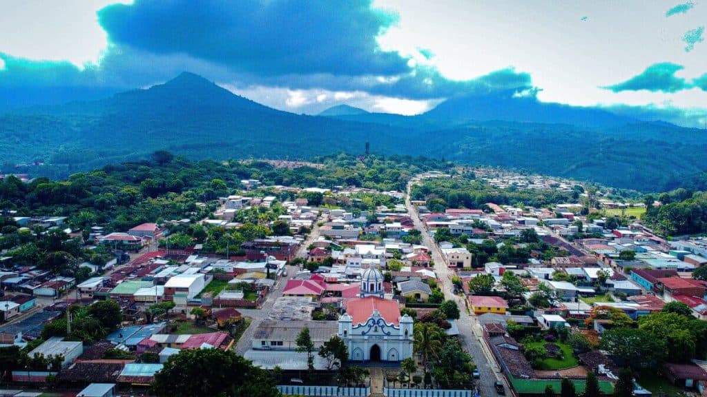 ¿Por qué los nombres de algunos pueblos de El Salvador terminan en «peque»?