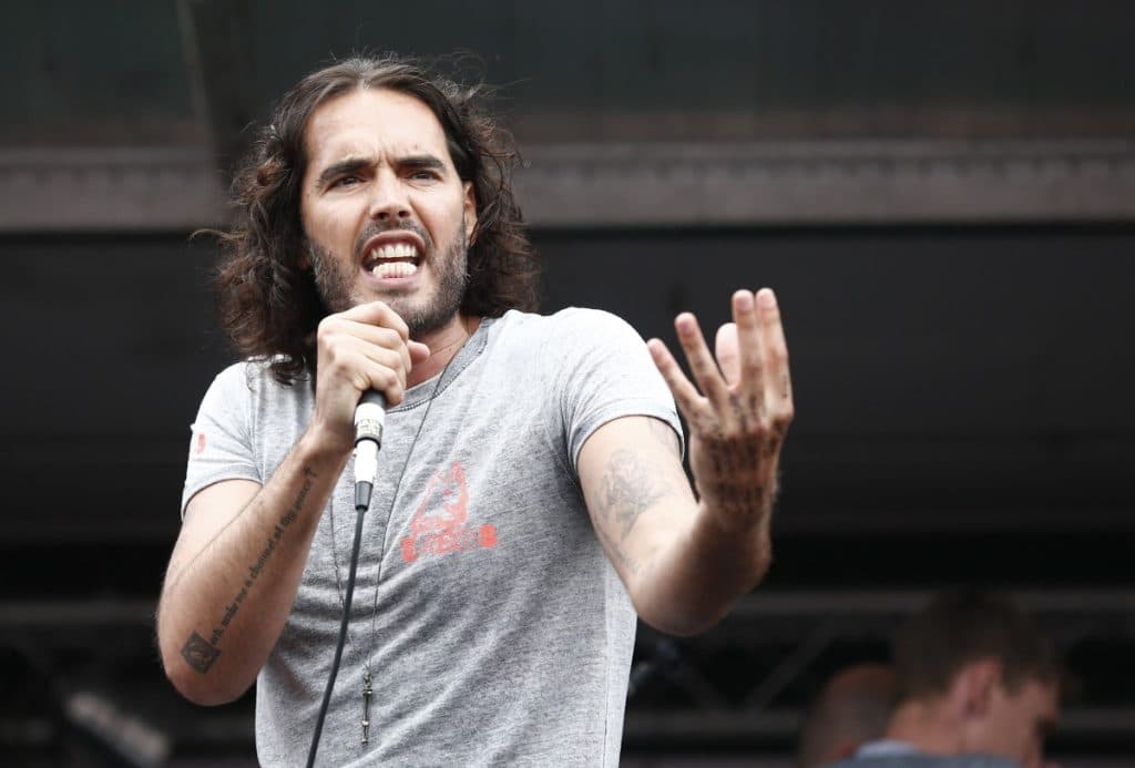 El actor y humorista Russell Brand es acusado de agresiones sexuales