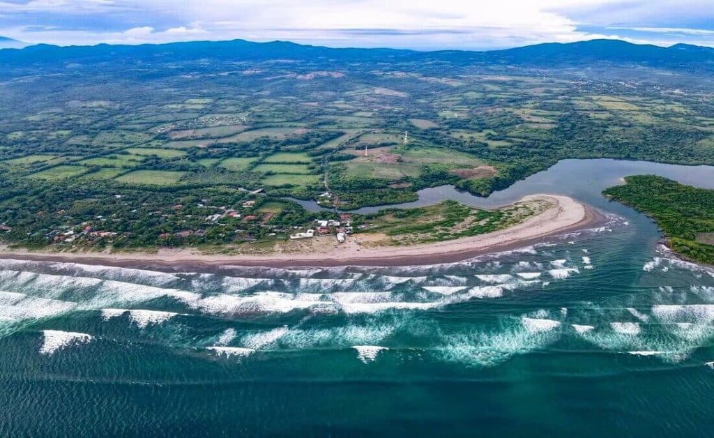 Playas escondidas en El Salvador que tienes que conocer