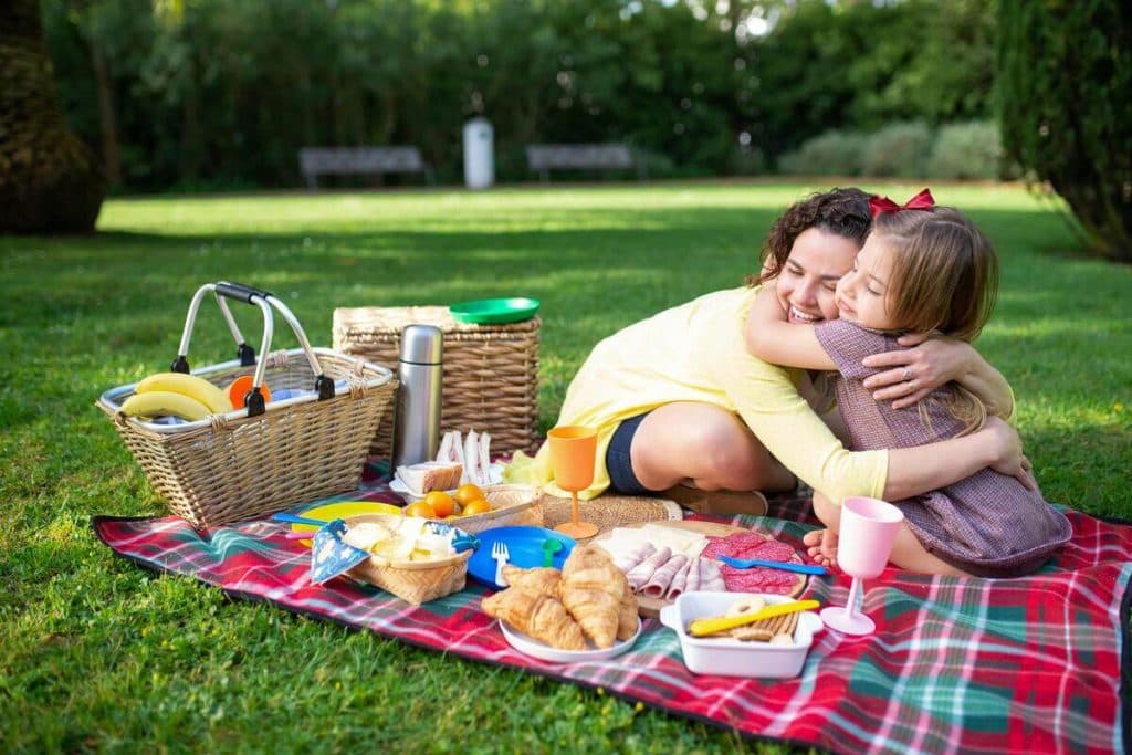 Cinco formas únicas de agradecerle a mamá: Regalos que llegan al corazón
