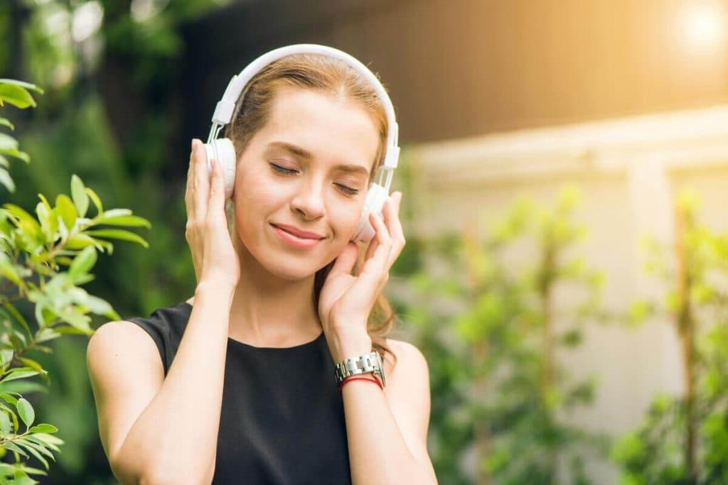 Conecta con tu espíritu y tu aventura: Las mejores playlists para Semana Santa