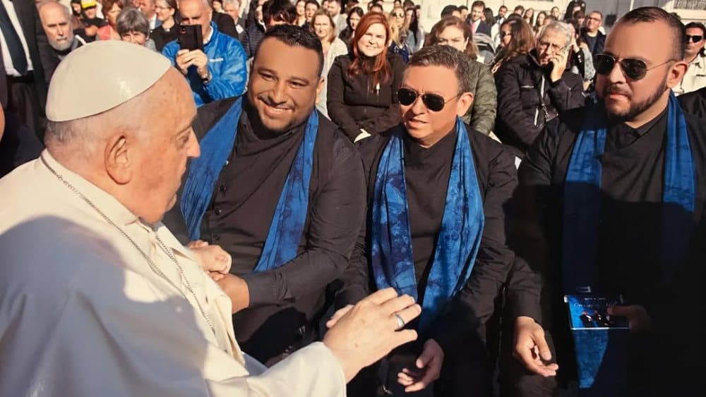 OPUS 503, el trío de pop lírico salvadoreño que conoció al papa Francisco