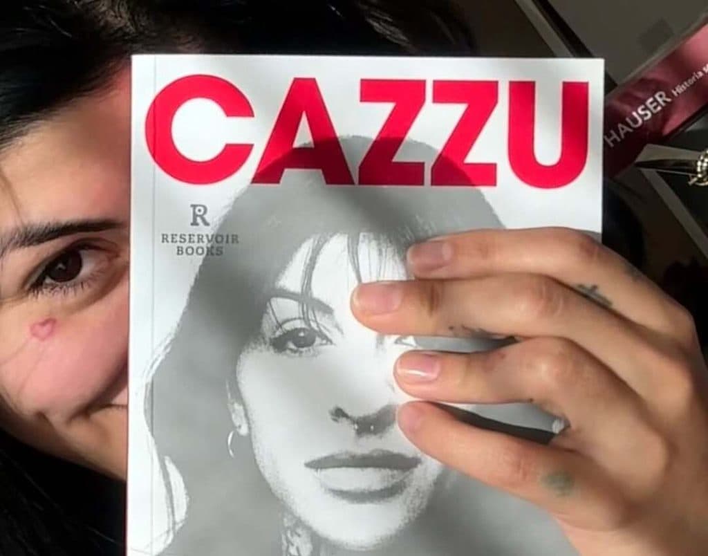 Cazzu sorprende con lanzamiento de su primer libro «Perreo, una revolución»