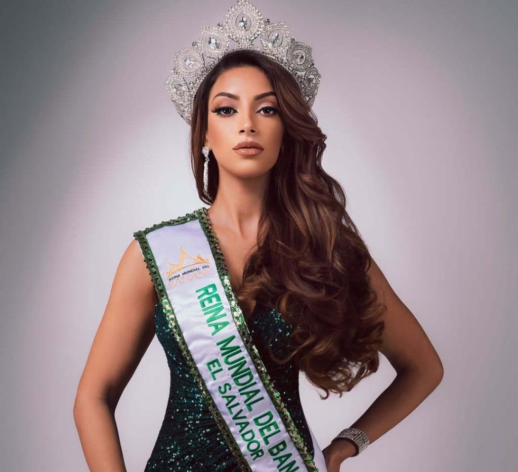 Julissa Martínez es la Reina Mundial del Banano El Salvador 2025