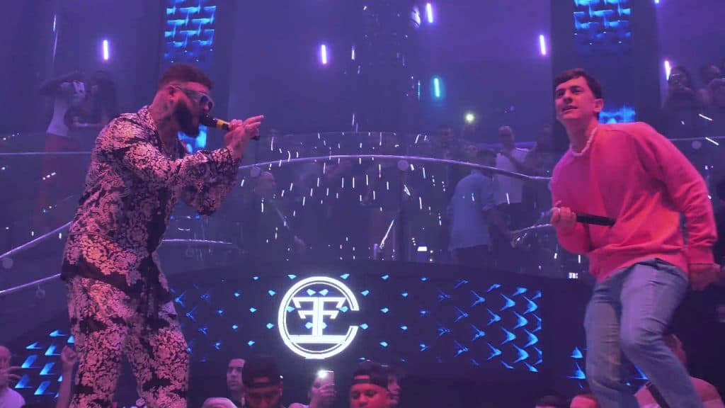 Guaynaa y Farruko reavivan un clásico con “Hasta el sol de hoy”