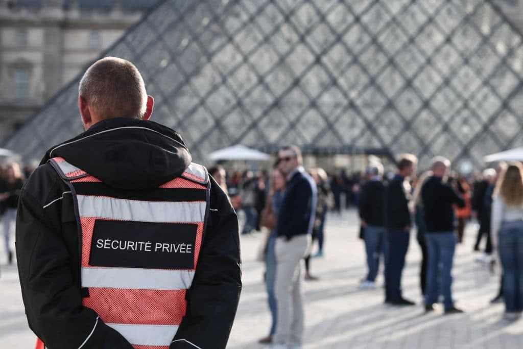 Por robo del Louvre «hay más de 150», muestras de ADN, dice la procuradora de París