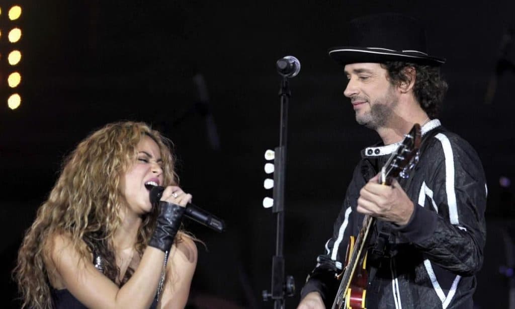 Shakira rinde homenaje a Gustavo Cerati en Argentina