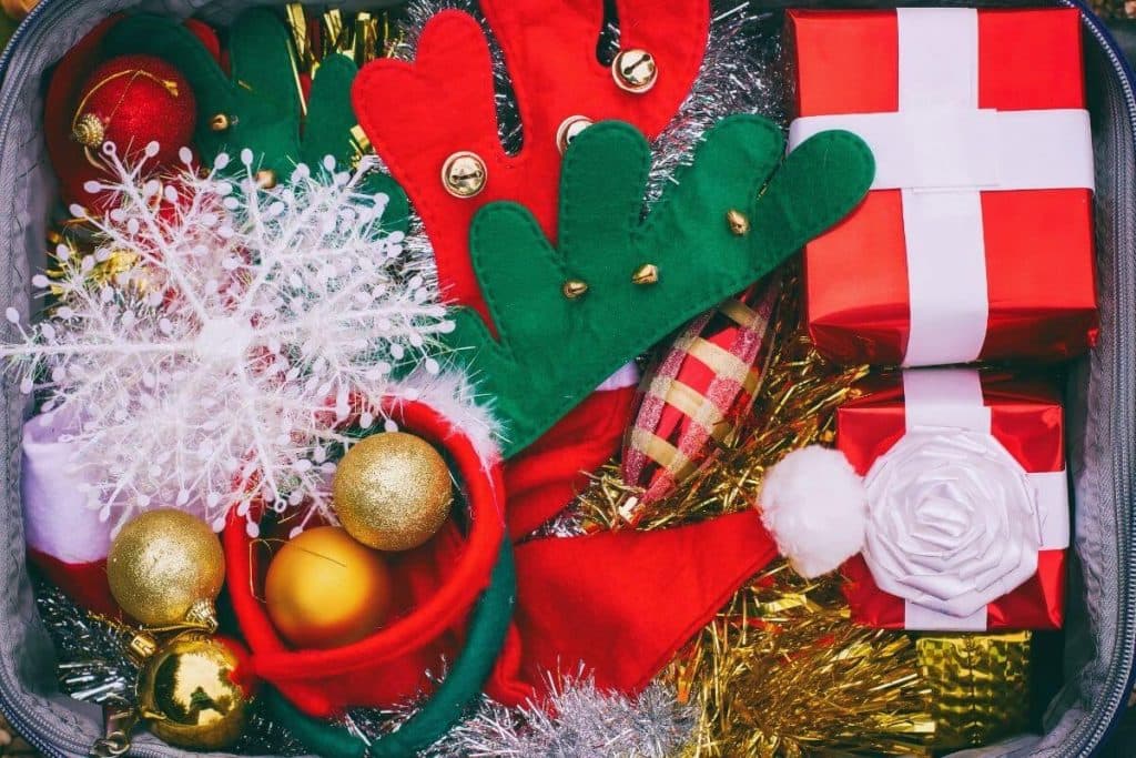 Organiza y guarda tus decoraciones navideñas sin estropearlas