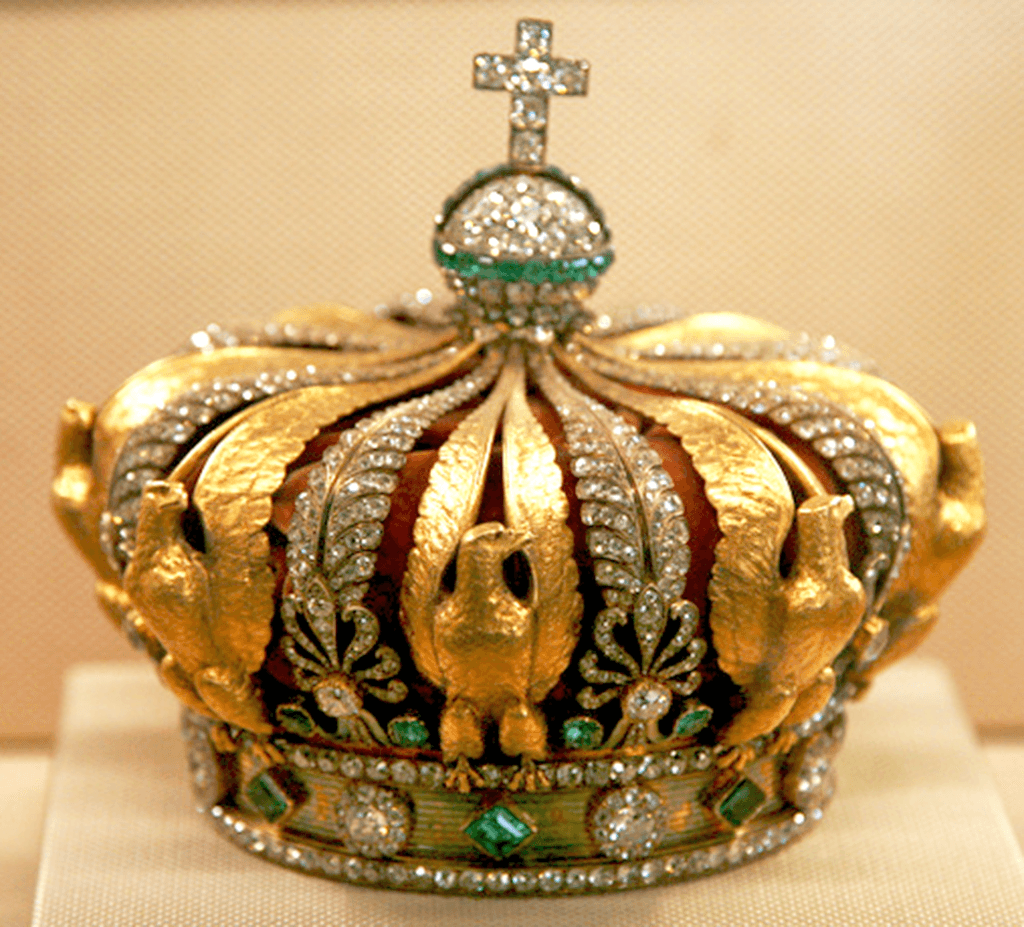La corona de la emperatriz Eugenia dañada en el robo del Louvre será restaurada