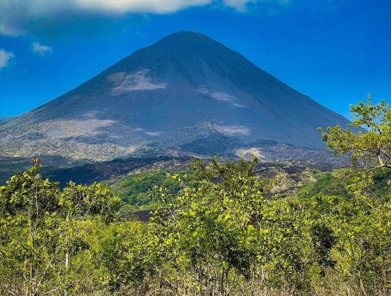 Izalco sorprende con su compuesto químico: Fingerita único en el mundo
