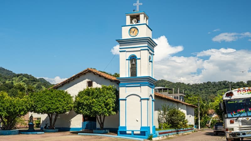 Potonico, el pintoresco pueblo de Chatenango a la orilla del lago Suchitlán