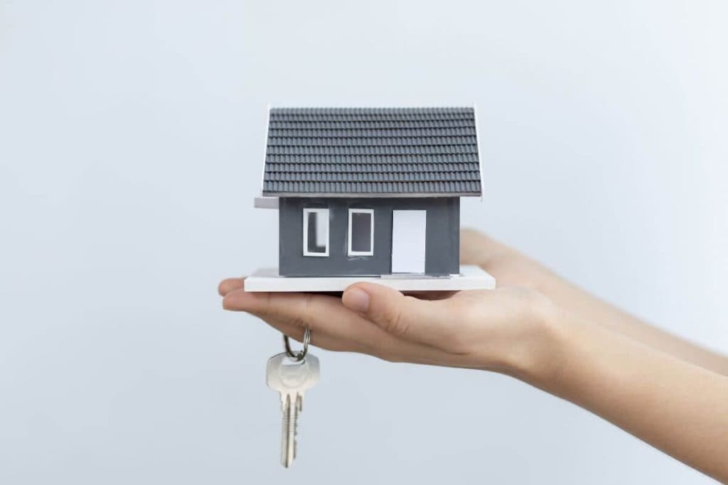 Tips para cuidar tu casa mientras estás fuera en vacaciones