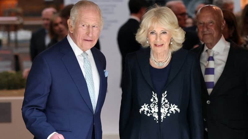 El rey Carlos III rinde homenaje a su «querida mamá» en el centenario de su natalicio