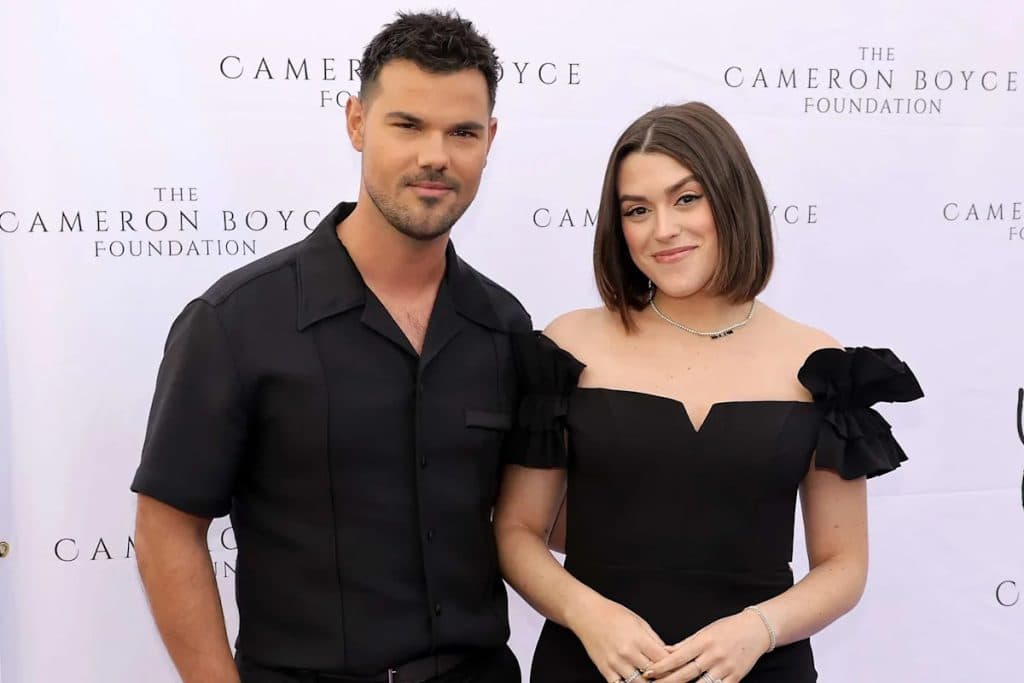 El actor Taylor Lautner y su esposa revelan sexo de su primer bebé