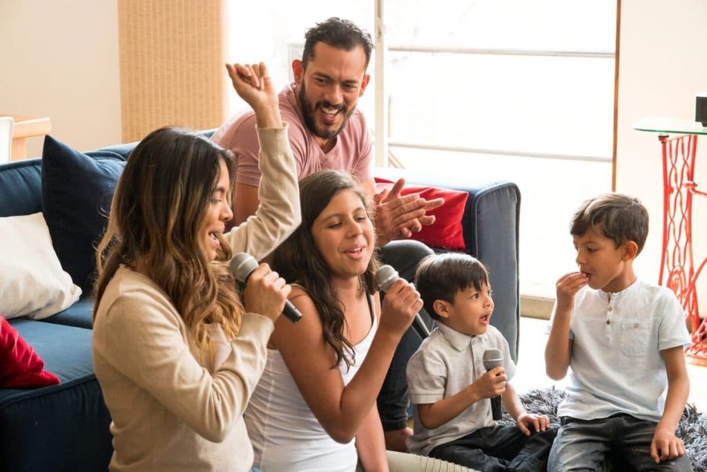 Top 10 canciones para dedicarle a papá en su día