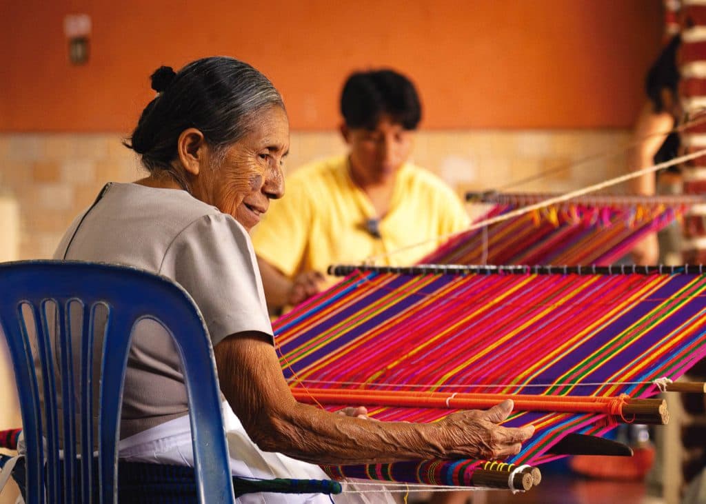 Trajes típicos: travesía y tradición