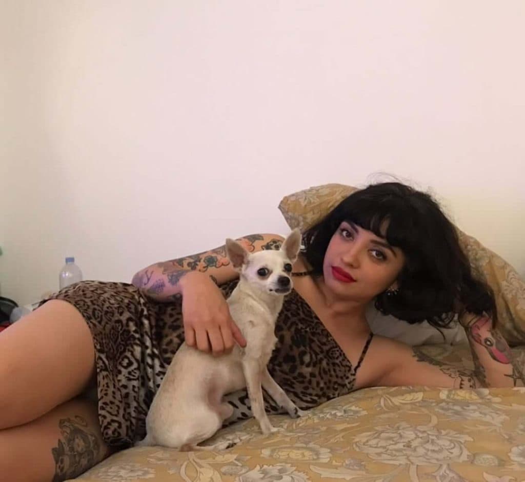 Mon Laferte vive un triste momento previo a su concierto en El Salvador