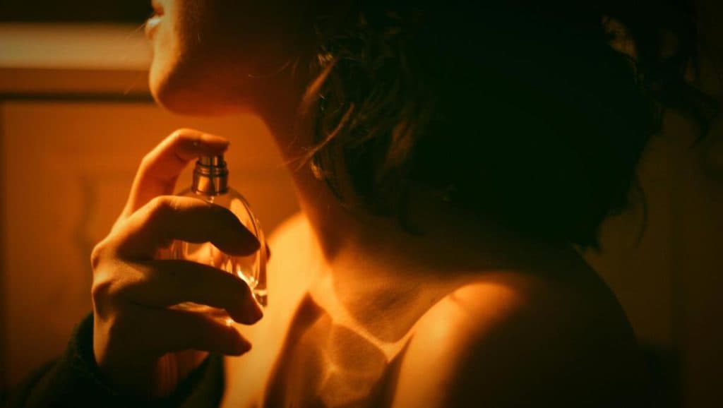Top 10 de los mejores perfumes de mujer para regalar en navidad