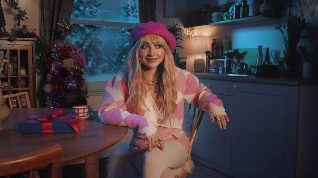 Sabrina Carpenter presenta su primer especial de Navidad en Netflix