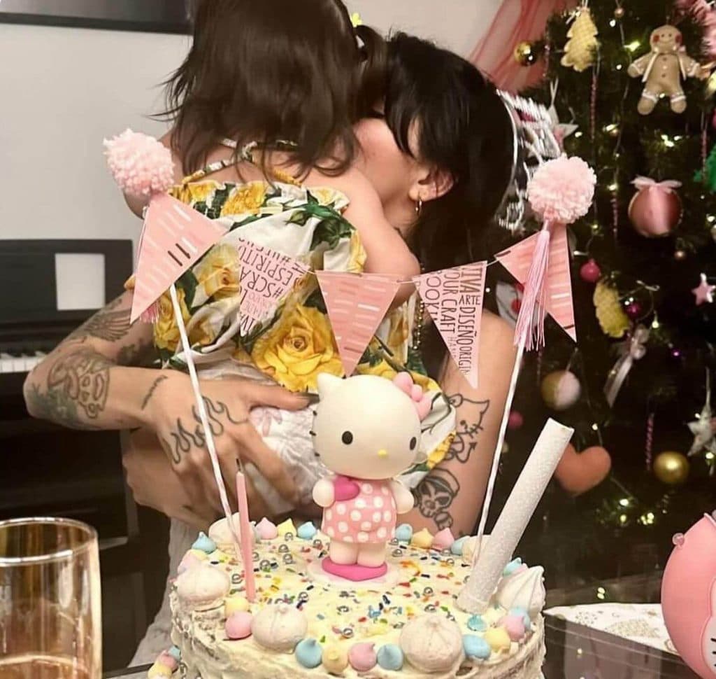 Cazzu celebra su cumpleaños 31 feliz y radiante