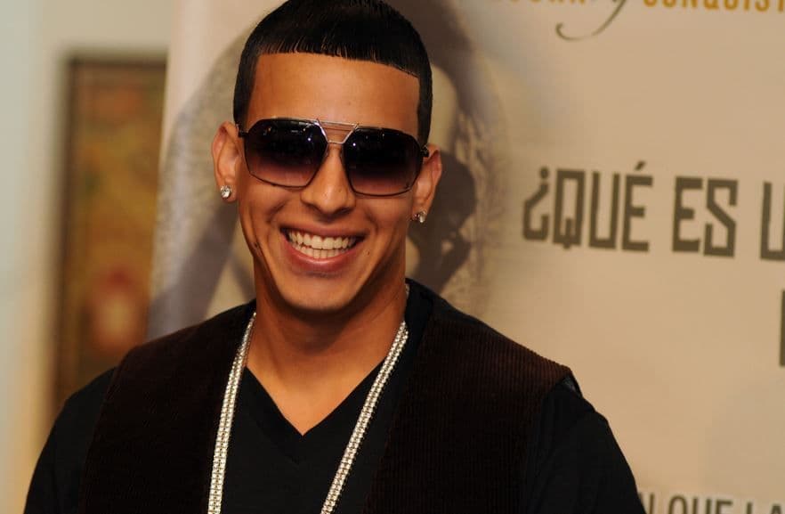 ¡Daddy Yankee demanda a su esposa y cuñada por desviar más $100 millones!