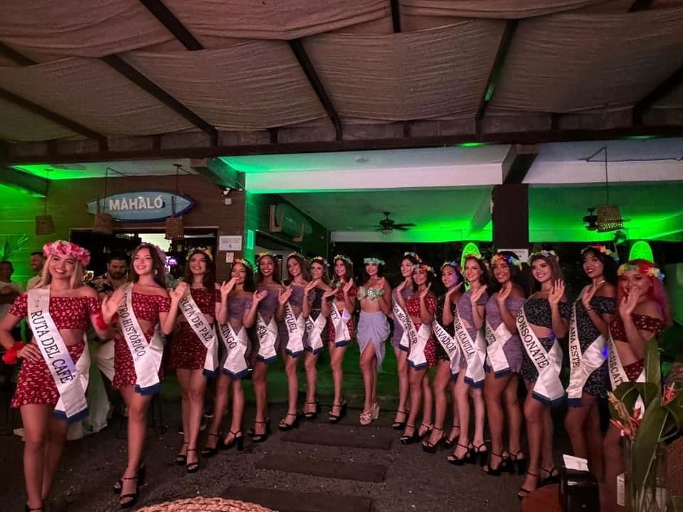 Aspirantes a Miss Turismo 2024 disfrutan de las olas y el calor de Surf City