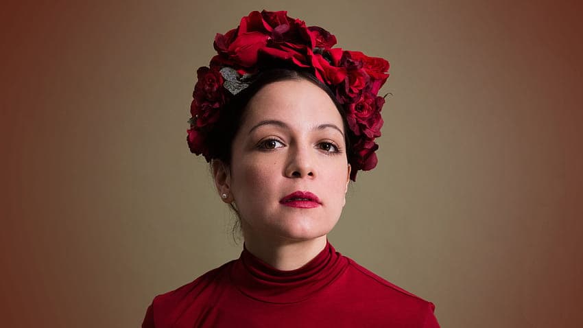 Natalia Lafourcade y Vogue celebran Día de Muertos con nuevo video