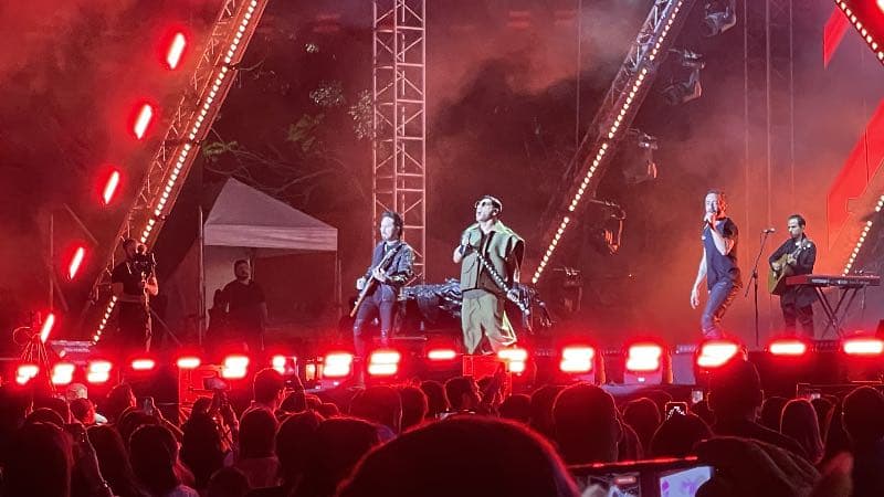Camila enamoró con sus éxitos musicales a El Salvador