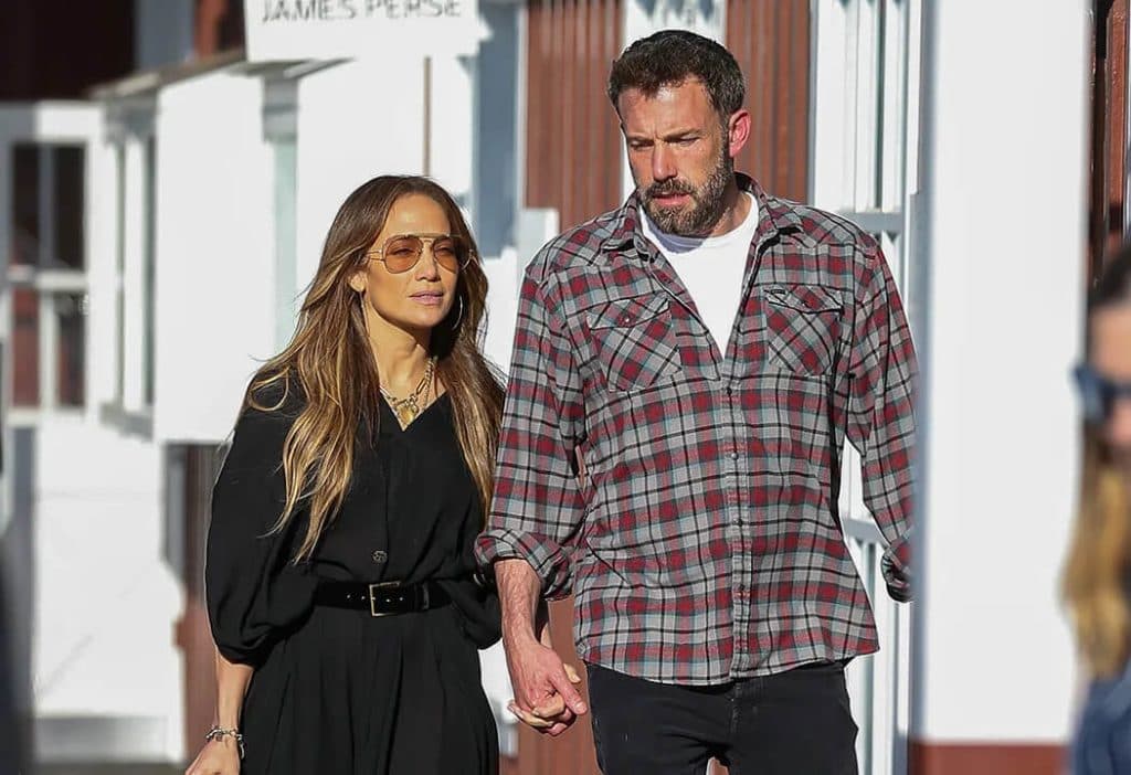 Jennifer López y Ben Affleck recuperan su estatus civil de solteros