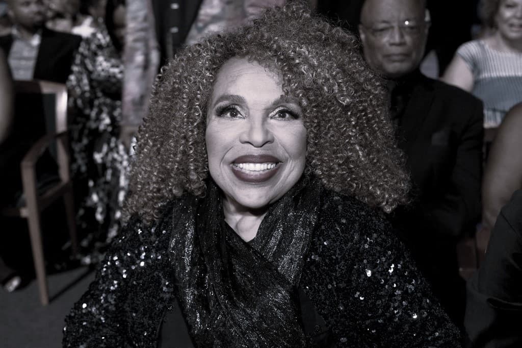 Fallece cantante ganadora del GRAMMY, Roberta Flack, a sus 88 años