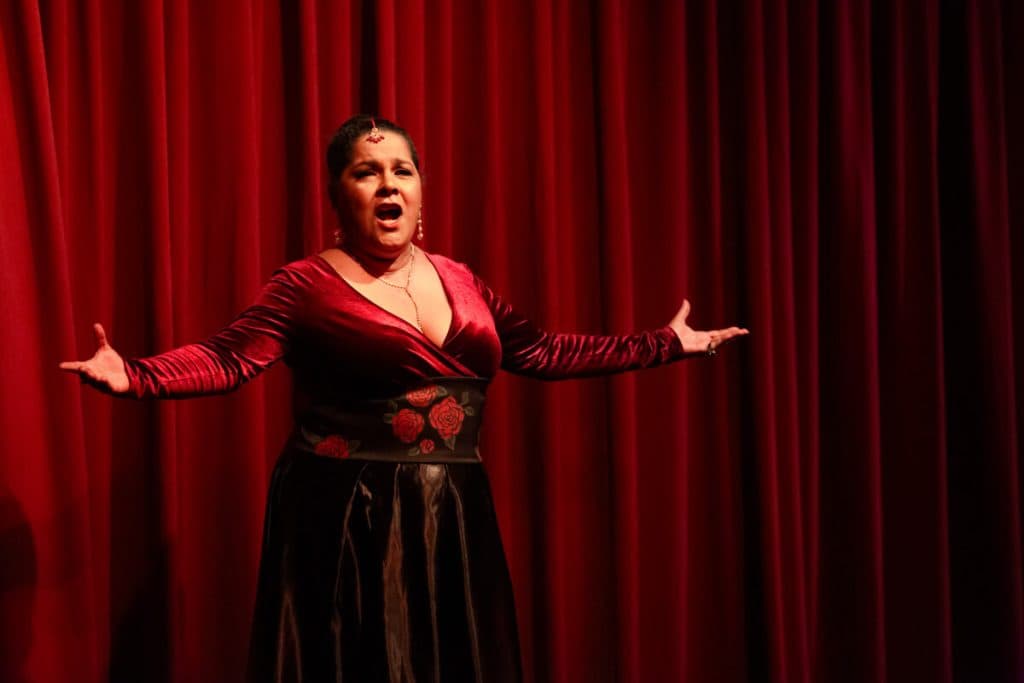 Conny Palacios se consagra como una de las voces más destacadas de la ópera en El Salvador
