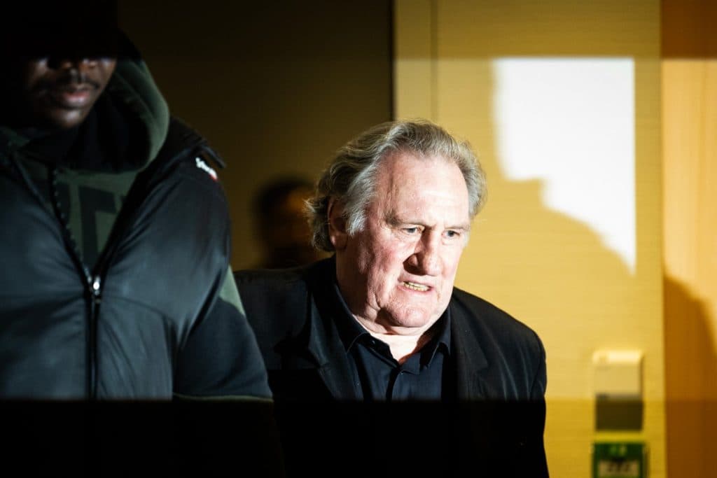 El actor francés Gérard Depardieu defiende su inocencia ante su primer juicio por agresiones sexuales