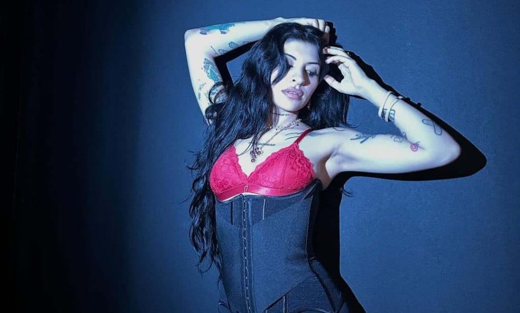Cazzu lanza «Con Otra»: ¿Una indirecta para Ángela Aguilar?