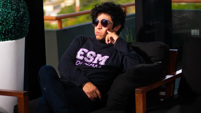 El cantante Dani Cortez presenta su más reciente EP «Al sur del universo»