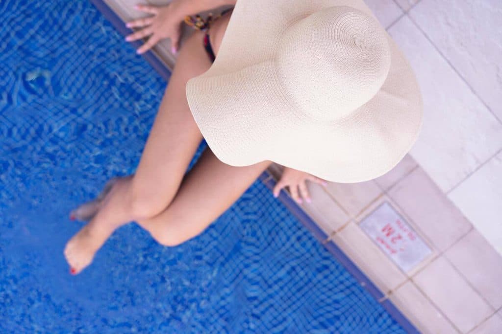 Accesorios esenciales que transformarán tus looks de verano