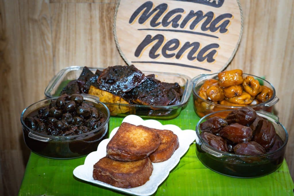 Desde hace más de 50 años, Mama Nena mantiene viva la tradición de los típicos de Semana Santa