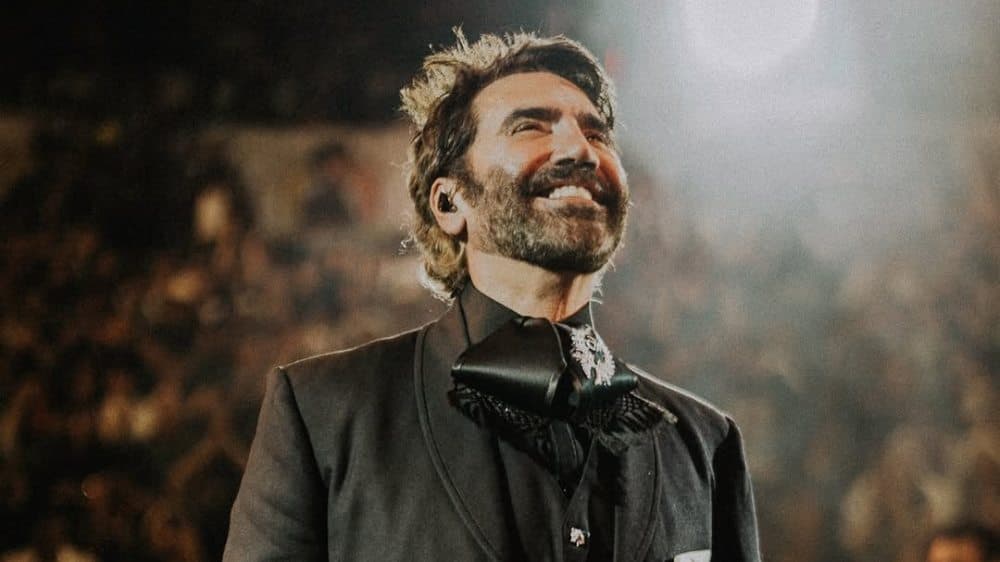 Alejandro Fernández llega a sus 54 años y lanza el álbum «De rey a rey» en honor a su padre