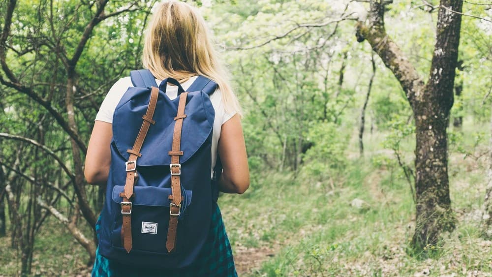 Ocho recomendaciones clave para disfrutar del senderismo en tus vacaciones