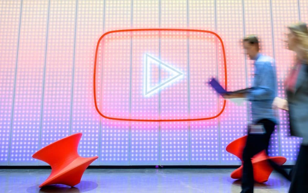 YouTube detectará y etiquetará los contenidos creados por inteligencia artificial