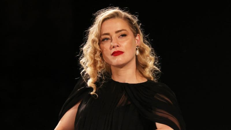 Amber Heard reaparece en redes sociales con asombrosa noticia: se convirtió en madre de mellizos