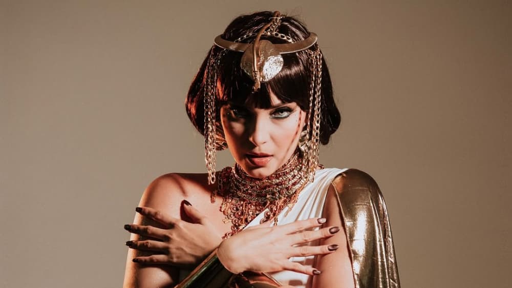 Irene Castillo encarna a Cleopatra y enamora a sus fanáticos