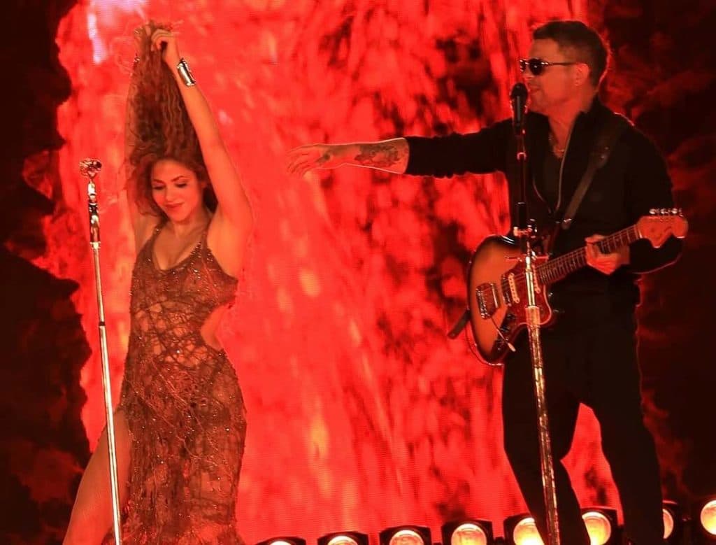 Shakira y Alejandro Sanz interpretan de nuevo «La Tortura» 20 años después