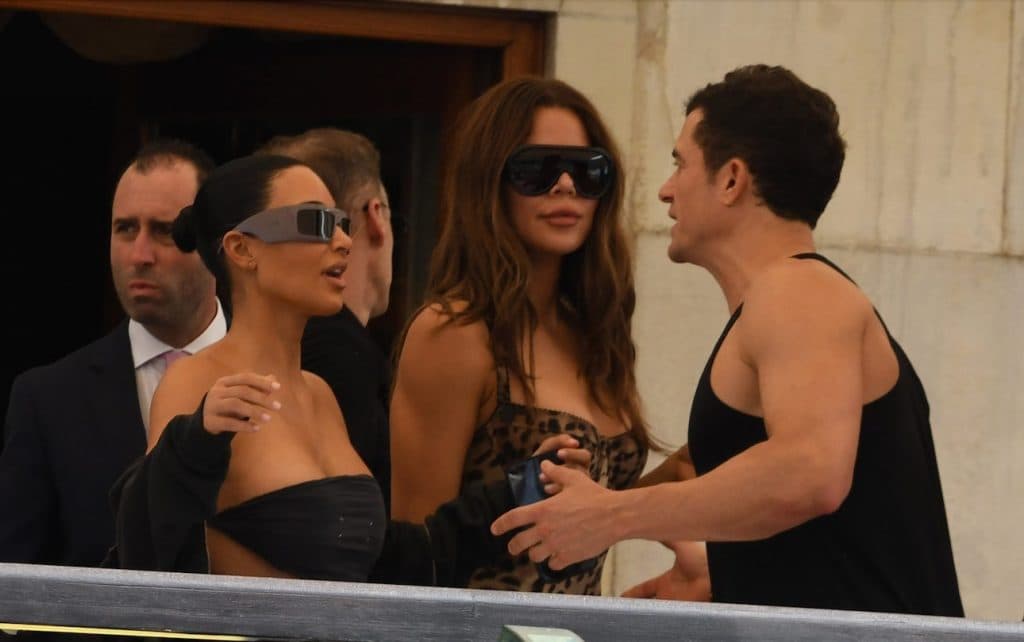Orlando Bloom hace su primera aparición como hombre soltero y aprovecha al máximo